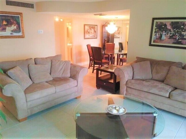 Building Photo - 100 Golden Isles Dr