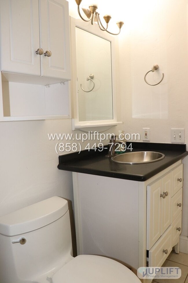 Building Photo - 4 BEDROOM/2 BATHROOM - MIRA MESA