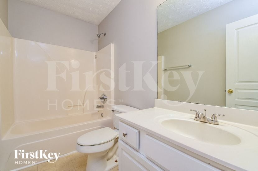 Building Photo - 821 Charles Hall Dr