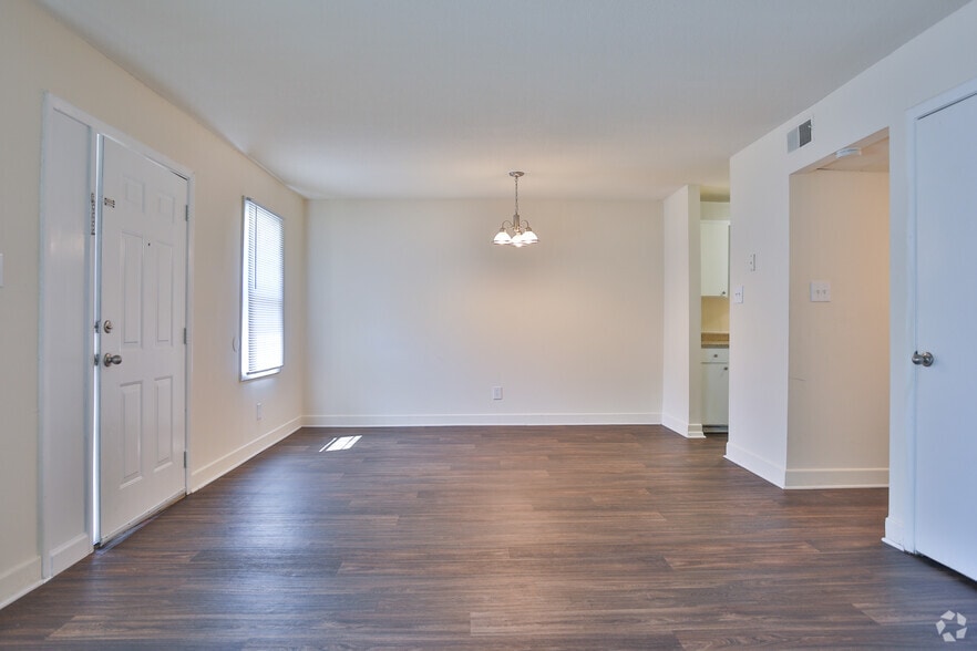 Building Photo - Woodstream Farms Apartments