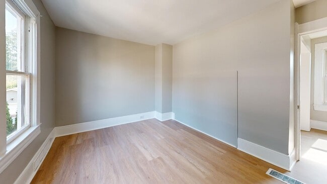 Building Photo - 1371 W 85th St