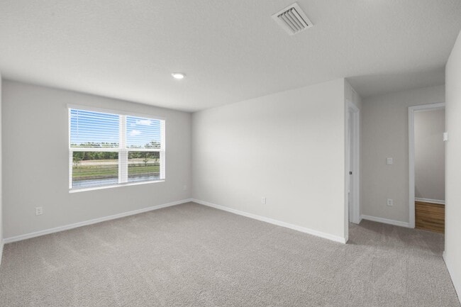 Building Photo - Spacious 5 Bedroom in Parrish!