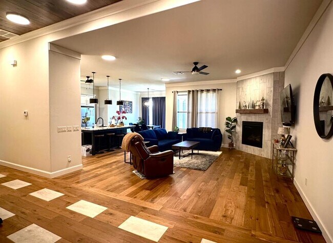 Building Photo - 812 Fox Hollow Dr