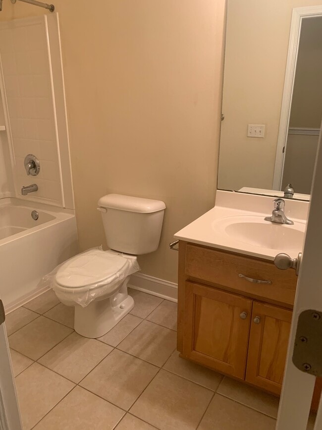 Building Photo - Beautiful Townhome for Rent