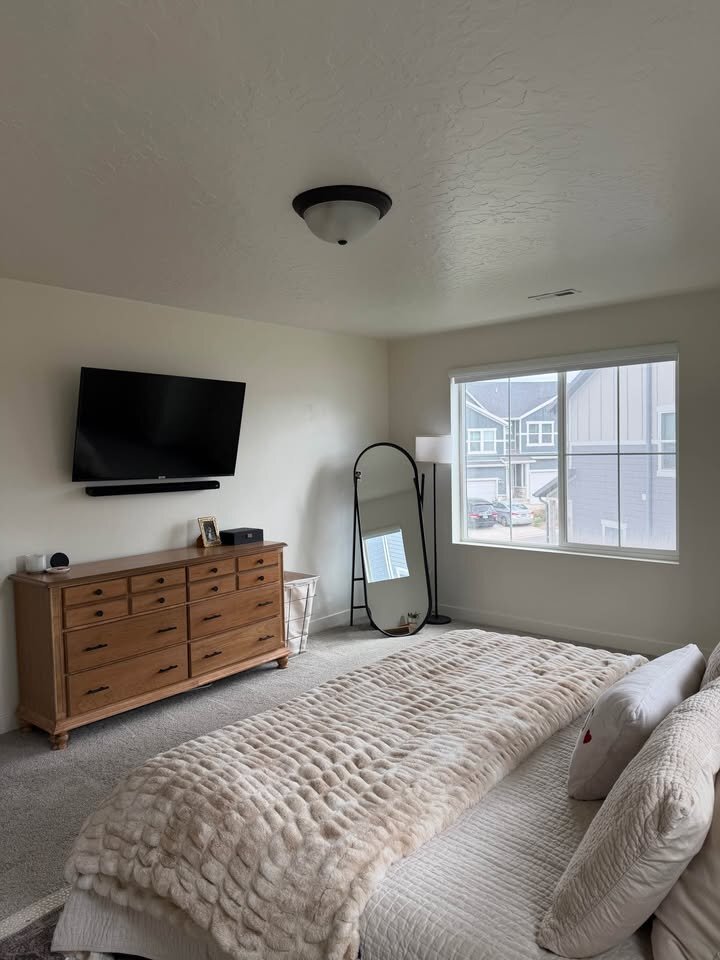 Building Photo - 9362 N