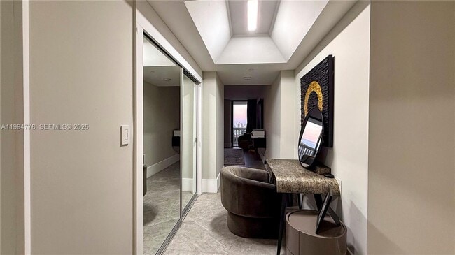 Building Photo - 2000 Island Blvd