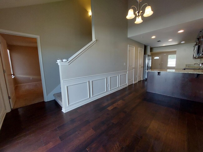Building Photo - 3013 Joseph Dr