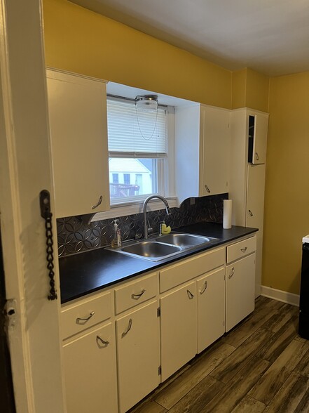 Building Photo - 1479 Canadian Ave