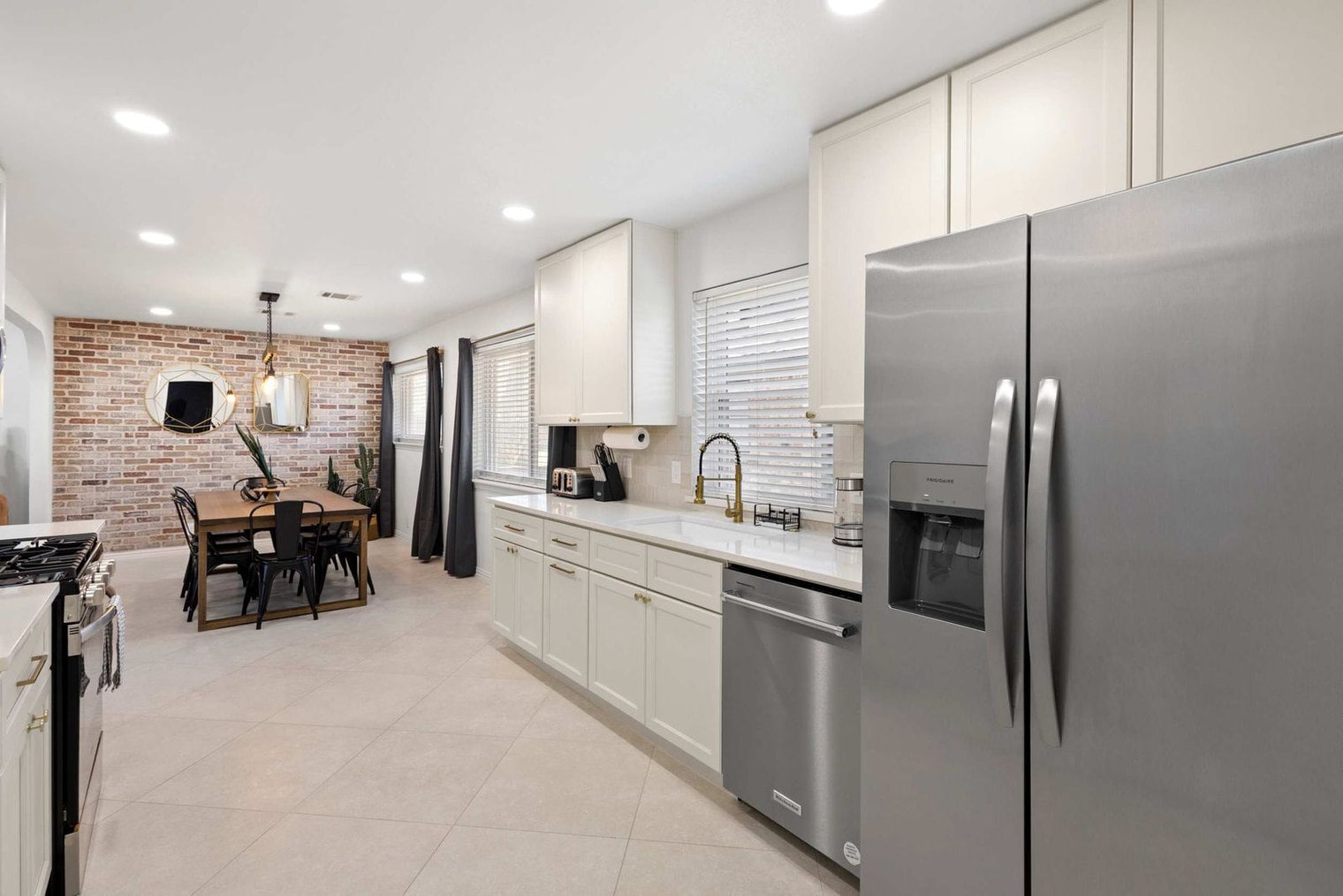 Building Photo - 1308 Glen Cove Dr