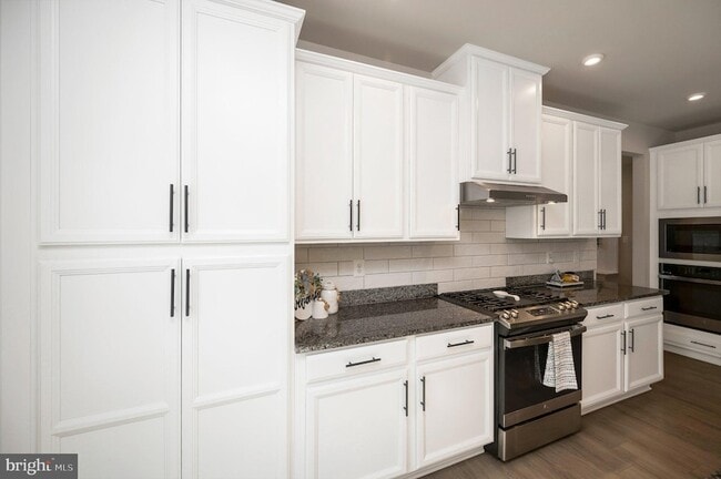 Building Photo - 5432 Holley Oak Ln