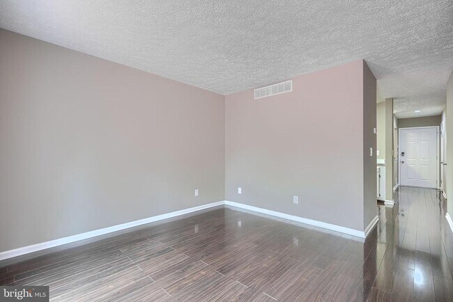 Building Photo - 2332 Darby Ct