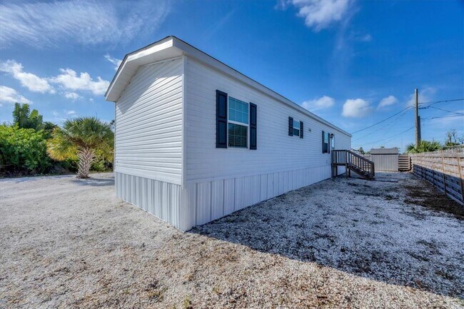 Building Photo - 3230 Smith St