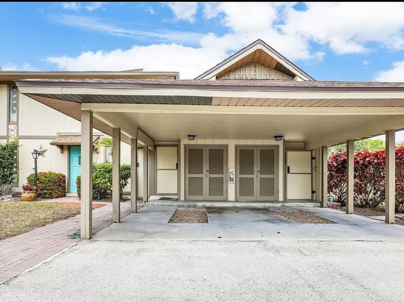 Building Photo - 4265 Island Cir