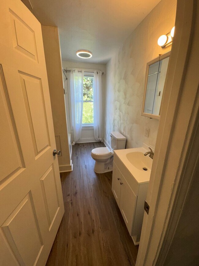 Building Photo - Spacious 3 bedroom, 2 bath home in Sharpsburg