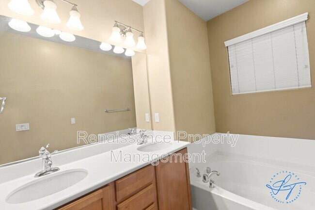 Building Photo - 194 S Veracruz Pl