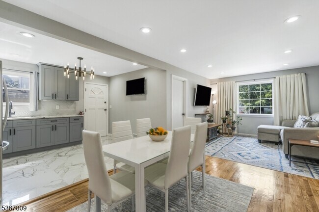 Building Photo - 9 Westervelt Pl