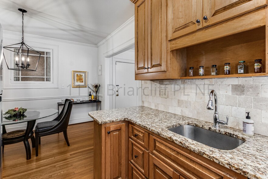 Building Photo - 1111 Briarcliff Pl NE