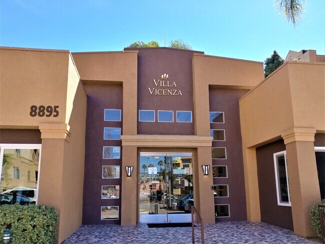 Building Photo - 3520 Lebon Dr