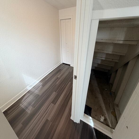 Building Photo - 114 9th Ave