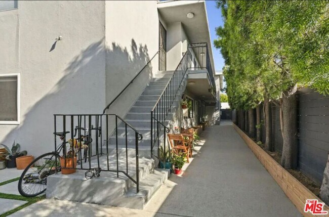 Building Photo - 656 Indiana Ave