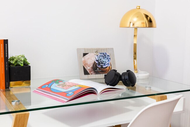 Building Photo - 1435 2nd Ave