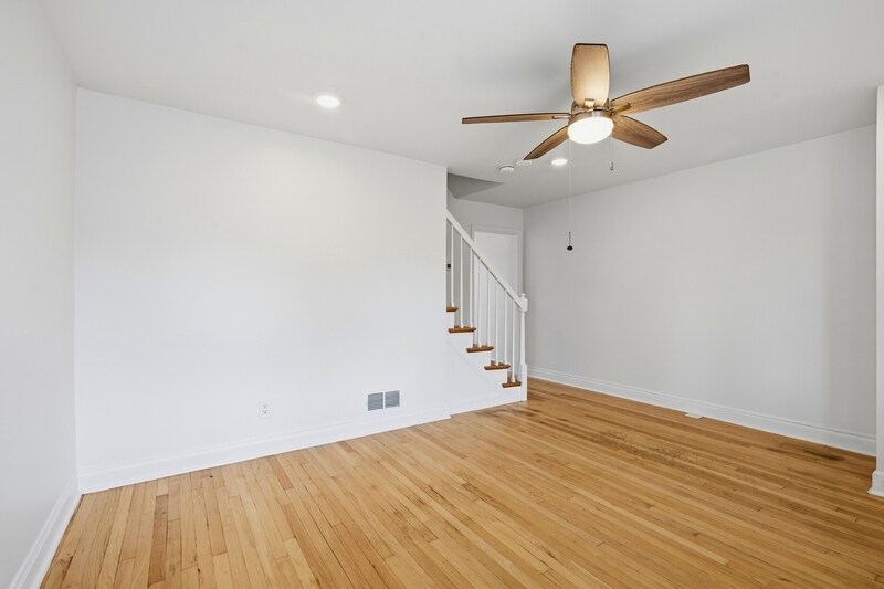 Building Photo - 3770 Ravenwood Ave