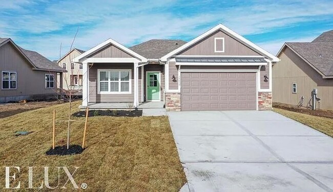 Primary Photo - Luxury 3 bedroom 2 bath in Spring Hill, KS