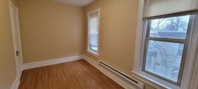 Building Photo - 1441 Linden St