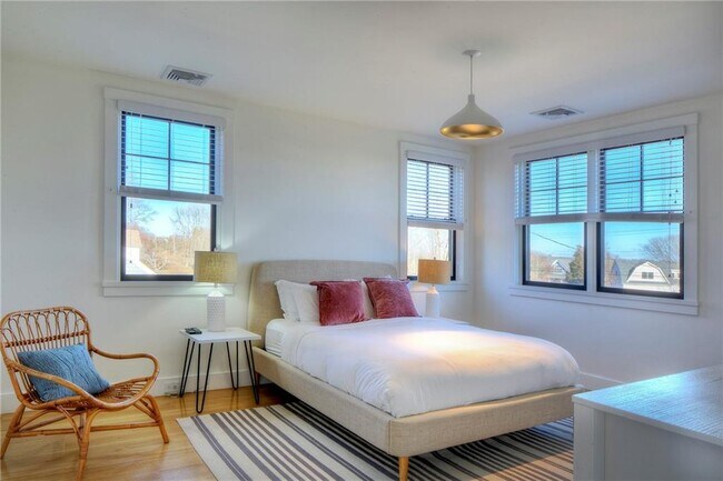 Building Photo - 766 Indian Ave