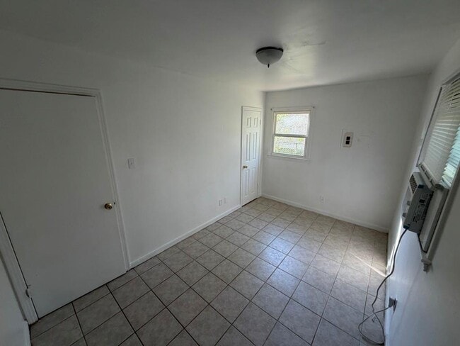 Building Photo - 6452 Tanner St