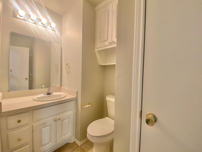 Building Photo - 3 bedroom near I-27 now available.