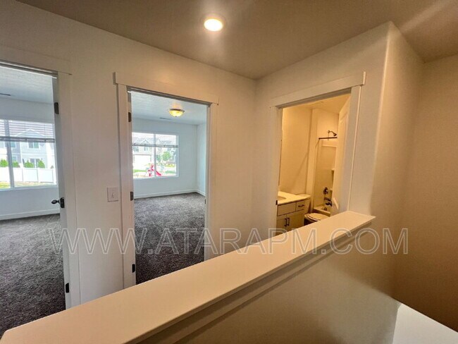 Building Photo - 346 Grassland Dr