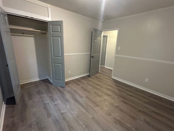 Building Photo - Oak Ridge 3bd/1ba Ranch