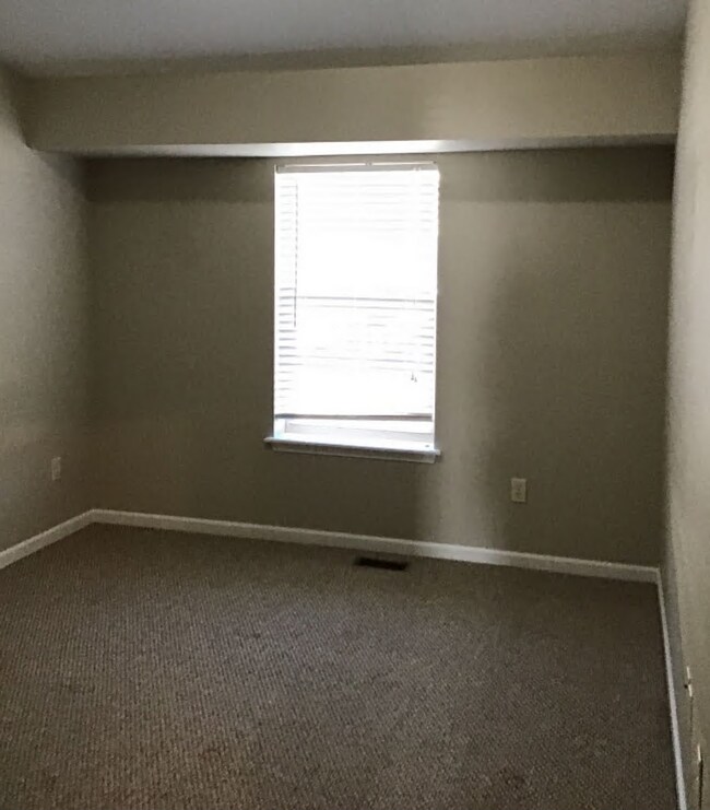 Building Photo - 228 Meriweather Dr