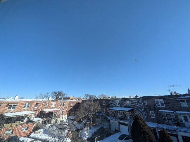 Building Photo - 52-21-5279 79th St