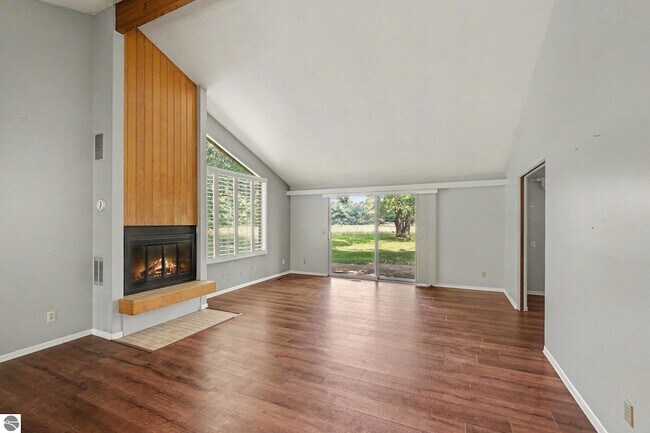 Building Photo - 981 Meadowbrook Dr