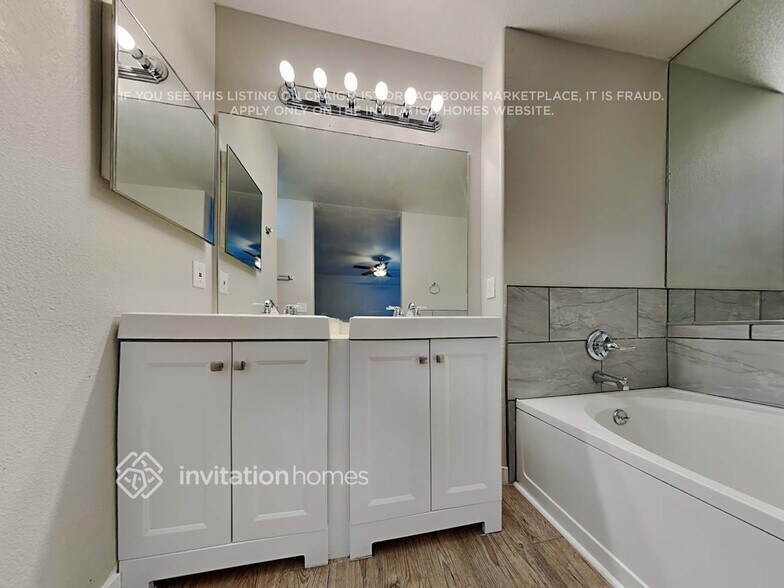 Building Photo - 5814 Santana Dr