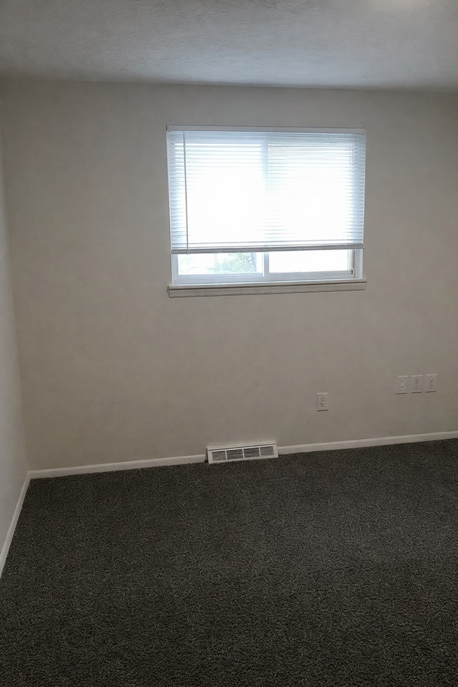 Building Photo - 3 Bedroom NE Canton House for rent