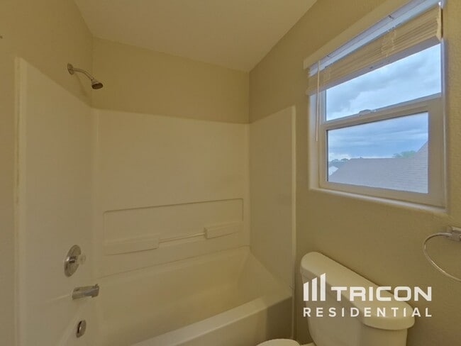 Building Photo - 8439 Shadow Run Ln