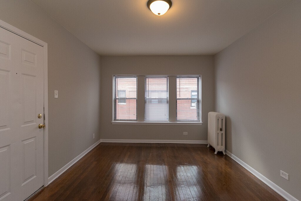 Building Photo - 5748 N Winthrop Ave
