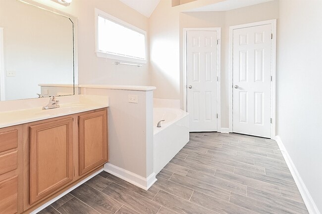 Building Photo - 4489 Poppenheimer Way