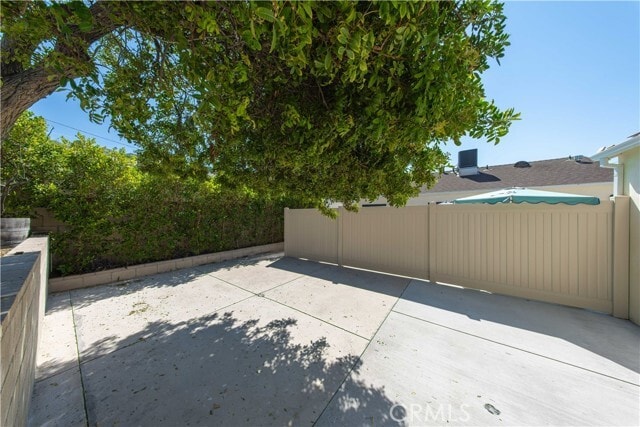 Building Photo - 1053 E Angeleno Ave
