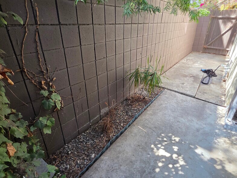 Building Photo - 8227 Redlands St