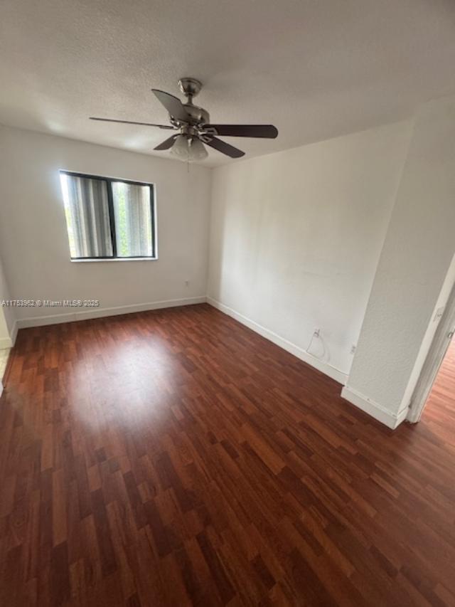 Building Photo - 9300 Fontainebleau Blvd