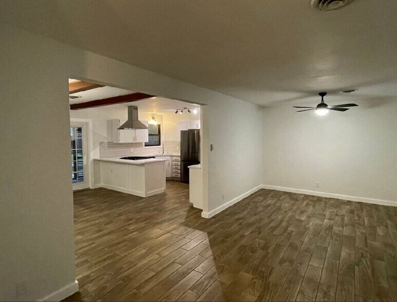 Building Photo - 11003 Janet Lee Dr