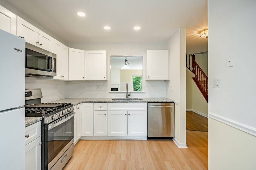 Building Photo - 138 Iron Bark Ct