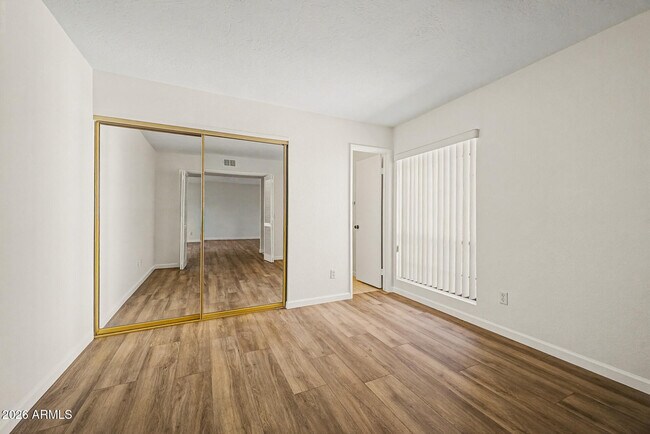 Building Photo - 5227 N 24th St