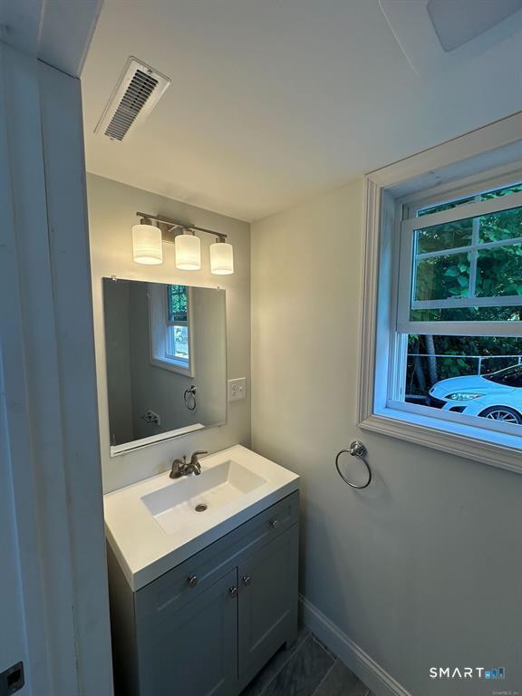 Building Photo - 1083 Whalley Ave