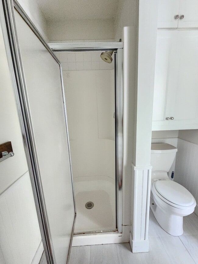 Building Photo - 387 College Ave