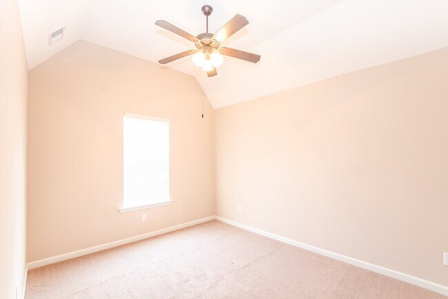 Building Photo - 2847 Flora Lee Dr